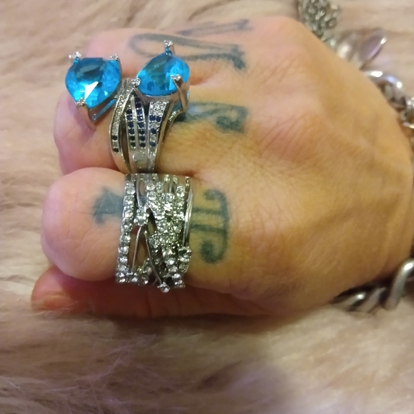 Ring - Picture 3 of 3